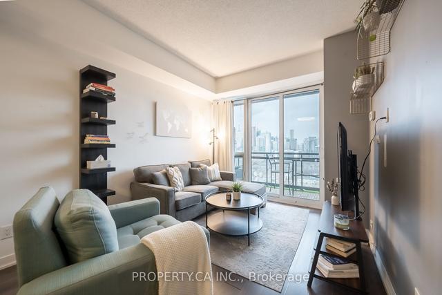 1906 - 225 Sackville St, Condo with 1 bedrooms, 2 bathrooms and 1 parking in Toronto ON | Image 1