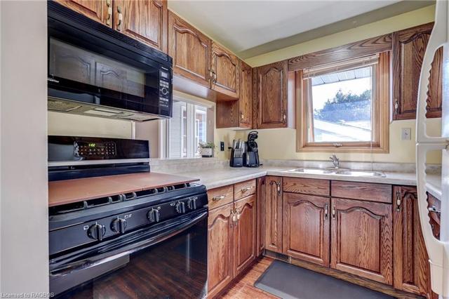 349 Tyendinaga Dr, House detached with 3 bedrooms, 2 bathrooms and 5 parking in Saugeen Shores ON | Image 10