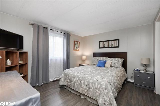 5 Fir Crt, House detached with 2 bedrooms, 1 bathrooms and 2 parking in Innisfil ON | Image 22