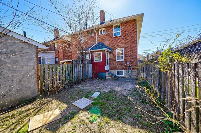 419 Christie St, House semidetached with 3 bedrooms, 2 bathrooms and 1 parking in Toronto ON | Image 17