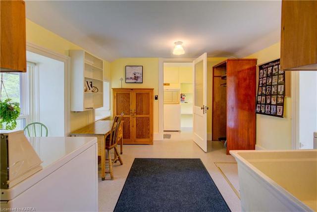 162 Mowat Ave, House detached with 3 bedrooms, 1 bathrooms and 6 parking in Kingston ON | Image 35
