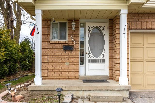 360 Eulalie Ave, House attached with 3 bedrooms, 3 bathrooms and 3 parking in Oshawa ON | Image 12