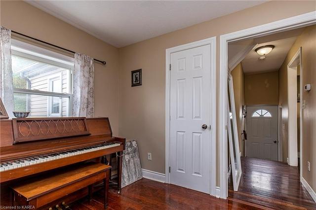911 Division St, House detached with 3 bedrooms, 2 bathrooms and 3 parking in Kingston ON | Image 20