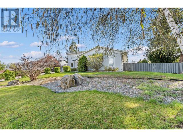4715 Parkridge Dr, House detached with 5 bedrooms, 4 bathrooms and 7 parking in Kelowna BC | Image 56