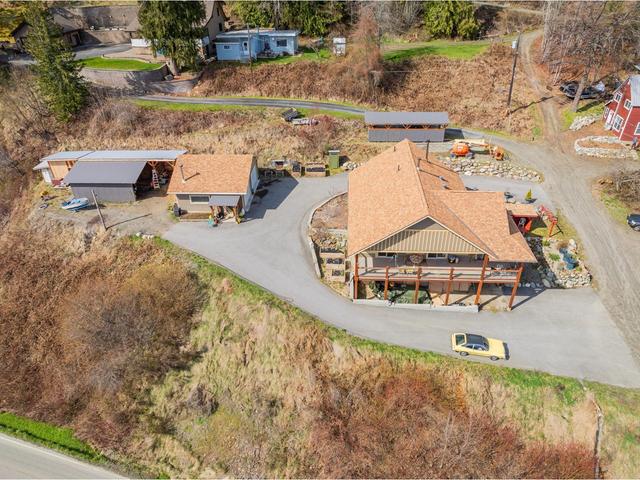 3558 Sprague St, House detached with 3 bedrooms, 4 bathrooms and null parking in Central Kootenay D BC | Image 7