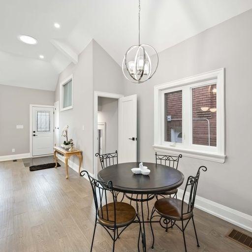 128 Fourth St, House detached with 2 bedrooms, 2 bathrooms and 2 parking in Toronto ON | Image 7