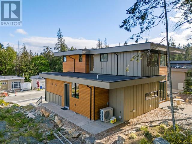 660 Medalist Ave, House detached with 4 bedrooms, 4 bathrooms and 3 parking in Colwood BC | Image 8