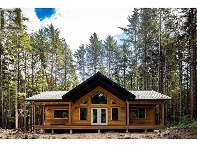 1173 Beitush Road, House detached with 3 bedrooms, 2 bathrooms and null parking in Queen Charlotte BC | Image 2