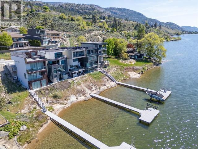 4041 Lakeside Rd, House detached with 3 bedrooms, 5 bathrooms and 2 parking in Penticton BC | Image 2