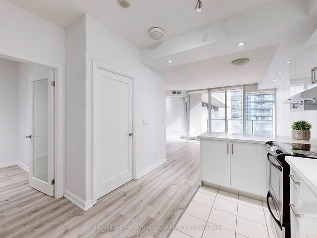 1637 - 111 Elizabeth St, Condo with 1 bedrooms, 1 bathrooms and 0 parking in Toronto ON | Image 5