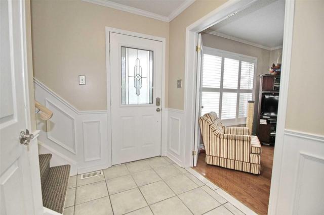 110 Freeland Ave, House detached with 3 bedrooms, 4 bathrooms and 2 parking in Clarington ON | Image 3