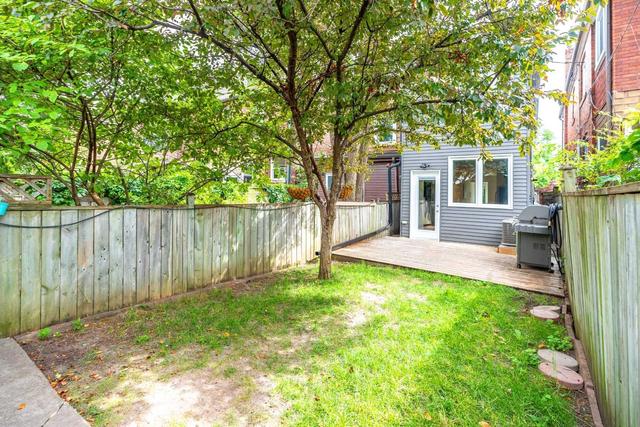 422 Montrose Ave, House semidetached with 3 bedrooms, 2 bathrooms and 2 parking in Toronto ON | Image 15
