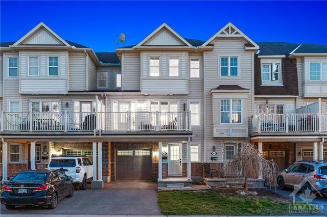 2615 Baynes Sound Way, Townhouse with 3 bedrooms, 2 bathrooms and 3 parking in Ottawa ON | Image 1