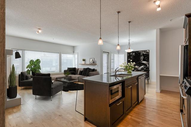 207 - 1818 14 St Sw, Condo with 2 bedrooms, 2 bathrooms and 1 parking in Calgary AB | Image 3