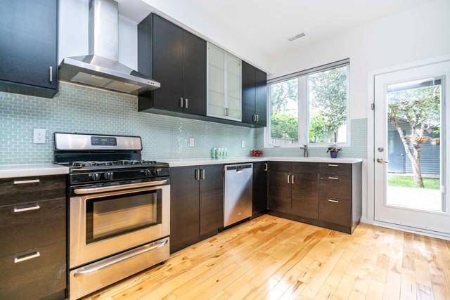 422 Montrose Ave, House semidetached with 3 bedrooms, 2 bathrooms and 2 parking in Toronto ON | Image 22