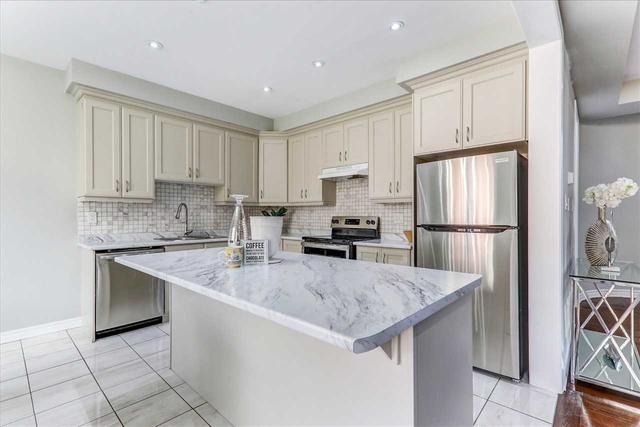 24 Mincing Trail, House detached with 4 bedrooms, 4 bathrooms and 4 parking in Brampton ON | Image 3