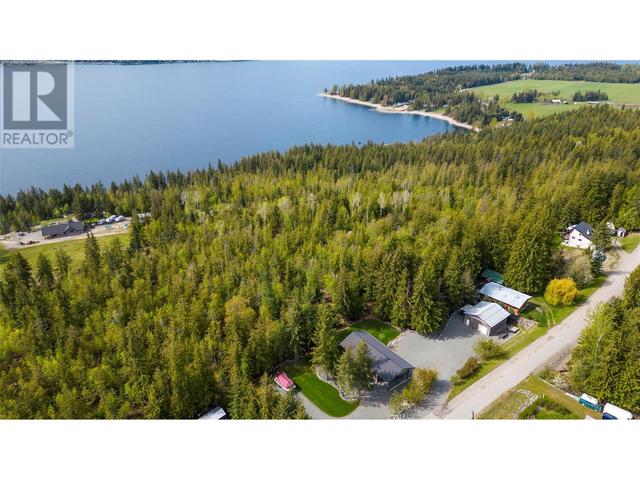 7430 Stampede Trail, House detached with 3 bedrooms, 2 bathrooms and 4 parking in Columbia Shuswap F BC | Image 89