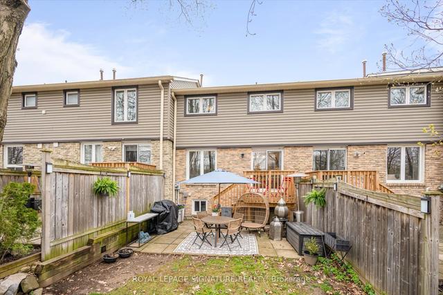 32 - 2766 Folkway Dr, Townhouse with 3 bedrooms, 2 bathrooms and 2 parking in Mississauga ON | Image 24