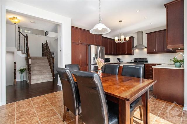 215 Rivertree St, House detached with 3 bedrooms, 3 bathrooms and 4 parking in Ottawa ON | Image 8
