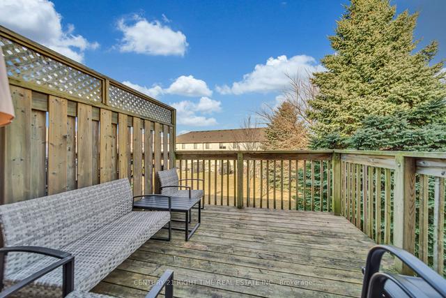 252 Blackhorne Dr, Townhouse with 3 bedrooms, 2 bathrooms and 2 parking in Kitchener ON | Image 26