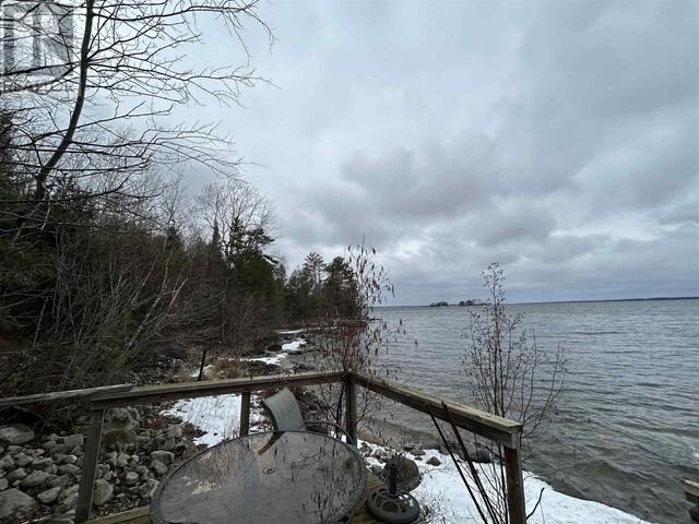 402c Reef Point Rd, House detached with 2 bedrooms, 2 bathrooms and null parking in Rainy River, Unorganized ON | Image 4