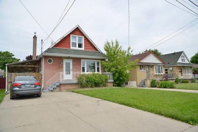 374 East 15th St, House detached with 4 bedrooms, 2 bathrooms and 4 parking in Hamilton ON | Image 1