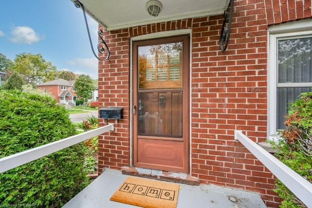 114 William St W, House detached with 2 bedrooms, 1 bathrooms and 1 parking in Waterloo ON | Image 6