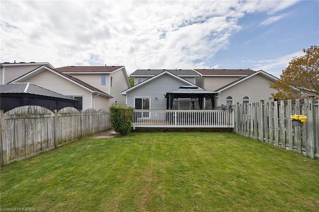 1028 Rainbow Cres, House detached with 3 bedrooms, 2 bathrooms and 3 parking in Kingston ON | Image 46