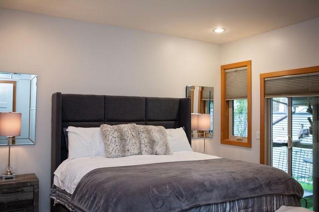 2711 Jacks Crescent, House detached with 2 bedrooms, 2 bathrooms and null parking in Central Kootenay I BC | Image 34