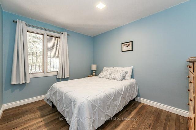 82 Sunnylea Cres, House detached with 4 bedrooms, 3 bathrooms and 7 parking in Guelph ON | Image 7
