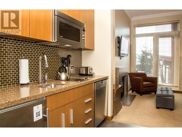 1212 - 2950 Camozzi Road, Condo with 1 bedrooms, 1 bathrooms and null parking in Revelstoke BC | Image 1