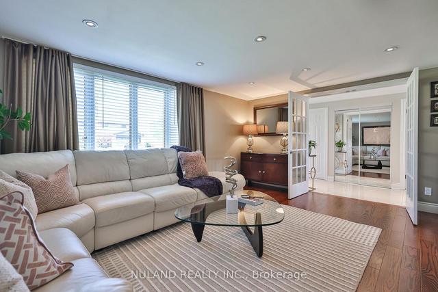 23 Glos Rd, House detached with 3 bedrooms, 3 bathrooms and 4 parking in Toronto ON | Image 3
