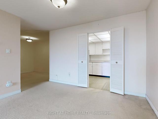 1207 - 20 Speers Rd, Condo with 2 bedrooms, 2 bathrooms and 1 parking in Oakville ON | Image 17