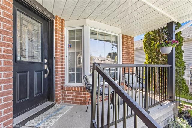 480 Evangeline Ave, House semidetached with 3 bedrooms, 2 bathrooms and 2 parking in Kingston ON | Image 34