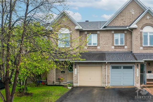 1049 Capreol St, Townhouse with 3 bedrooms, 3 bathrooms and 3 parking in Ottawa ON | Image 1