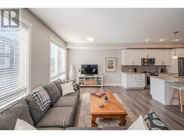 132 - 1115 Holden Rd, House attached with 3 bedrooms, 2 bathrooms and 4 parking in Penticton BC | Image 9