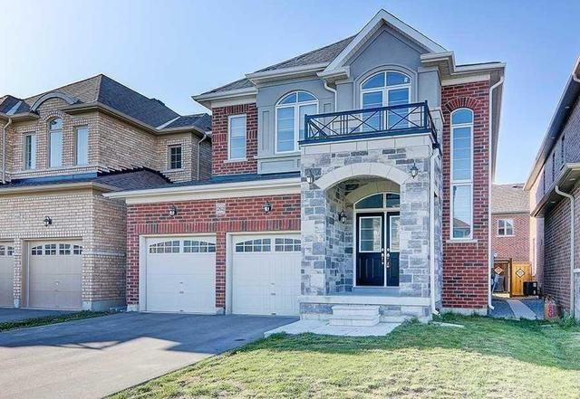 262 Gibson Circ, Home with 2 bedrooms, 1 bathrooms and 1 parking in Bradford West Gwillimbury ON | Image 1