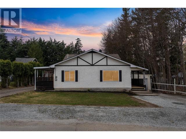 2975 Patterson St, House detached with 4 bedrooms, 1 bathrooms and 2 parking in Armstrong BC | Image 3