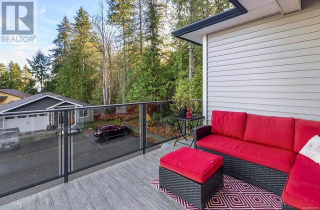 View Patio w/ BBQ hook up | Image 18