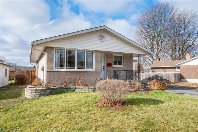221 Laurentian Drive, House detached with 3 bedrooms, 2 bathrooms and 3 parking in Kitchener ON | Image 34