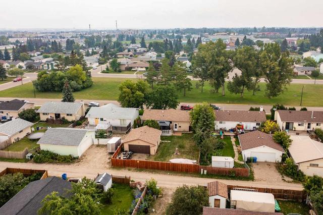 47 Horn Cres, House detached with 4 bedrooms, 2 bathrooms and 4 parking in Red Deer AB | Image 27