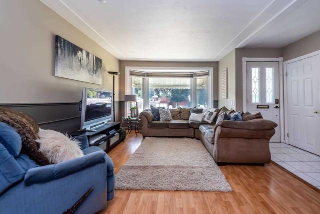 41 Kingslea Dr, House detached with 3 bedrooms, 2 bathrooms and 3 parking in Hamilton ON | Image 3