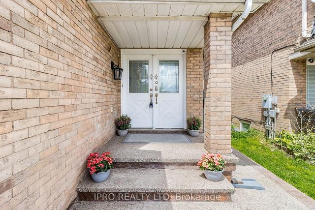 29 Cheviot Cres, House detached with 4 bedrooms, 4 bathrooms and 6 parking in Brampton ON | Image 23