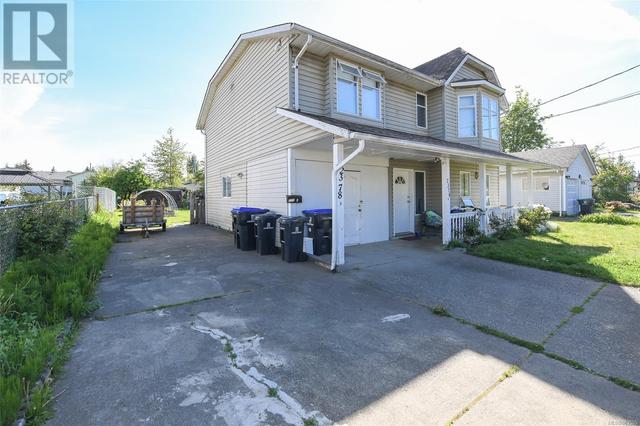 2378 Urquhart Ave, House detached with 5 bedrooms, 2 bathrooms and 4 parking in Courtenay BC | Image 3