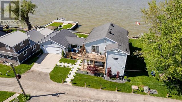 13626 Crystal Beach, House detached with 4 bedrooms, 3 bathrooms and null parking in Lakeshore ON | Image 1