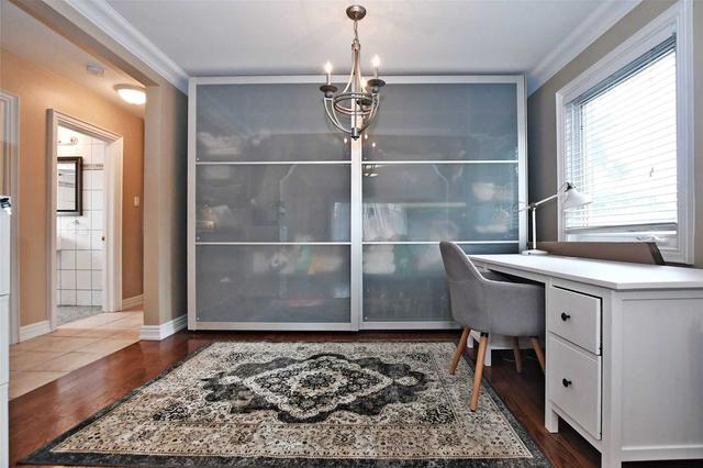 3rd flr - 555 Royal York Rd, House other with 2 bedrooms, 1 bathrooms and 1 parking in Toronto ON | Image 2