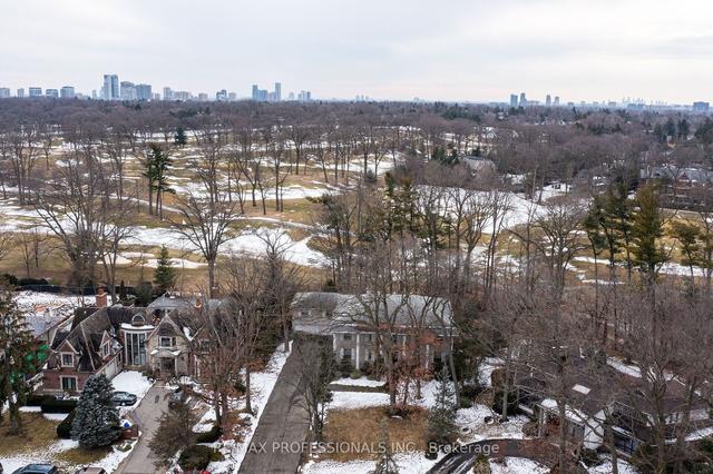 10 Woodmere Crt, House detached with 5 bedrooms, 6 bathrooms and 18 parking in Toronto ON | Image 33
