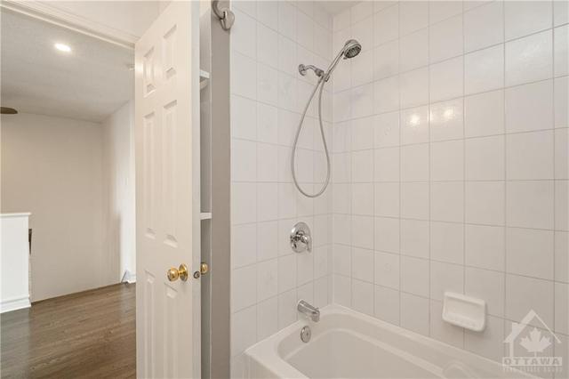 1778 Jersey Street, Townhouse with 3 bedrooms, 2 bathrooms and 3 parking in Ottawa ON | Image 19