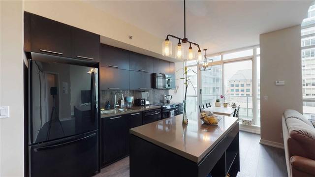lph12 - 21 Nelson St, Condo with 1 bedrooms, 2 bathrooms and 1 parking in Toronto ON | Image 10