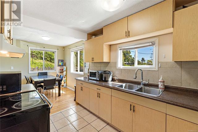 1430 Bay St, House detached with 3 bedrooms, 2 bathrooms and 2 parking in Nanaimo BC | Image 8